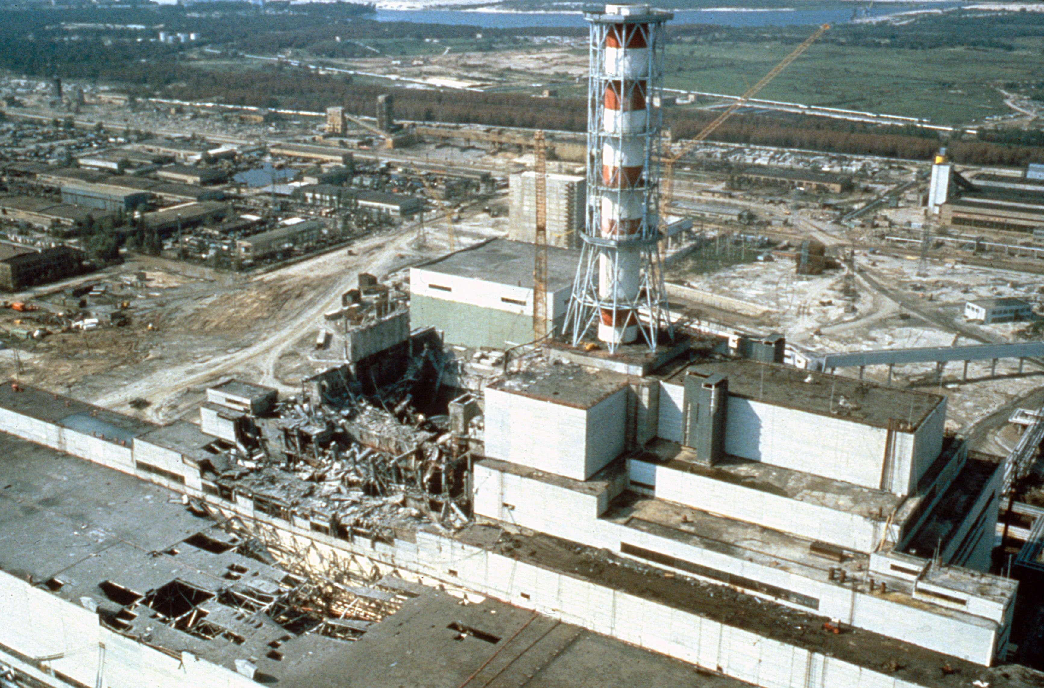 chernobyl-nuclear-power-plant-a-few-weeks-after-the-news-photo-629912323-1557104308.jpg