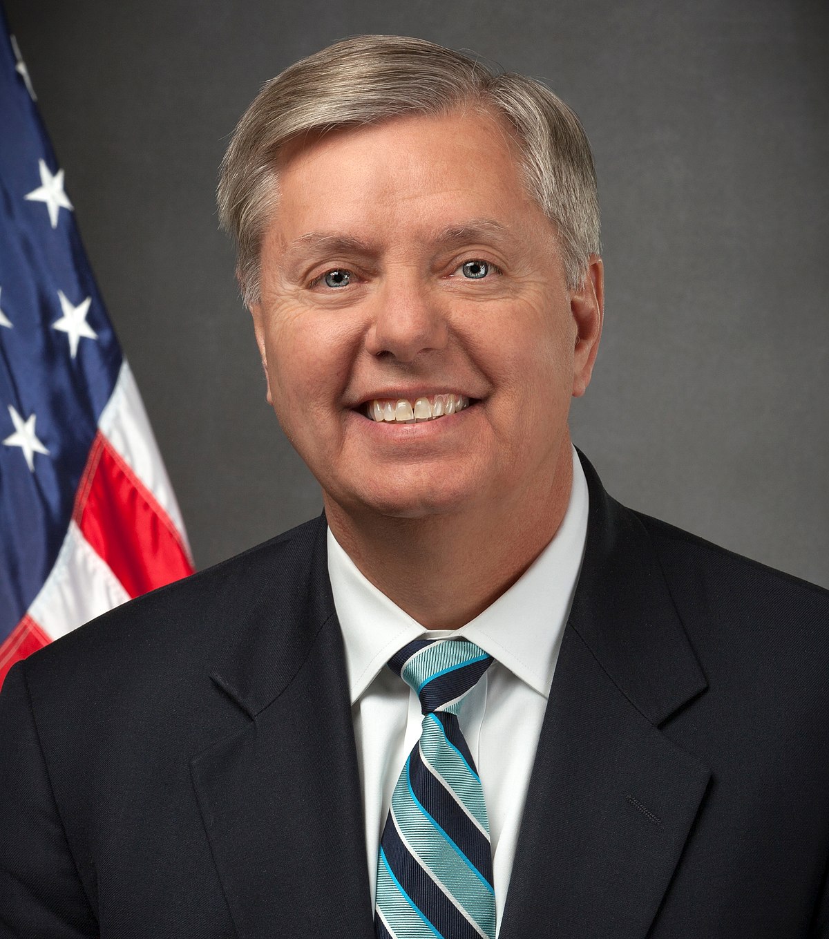 1200px-U.S._Senator_Lindsey_Graham%2C_Official_Photo%2C_113th_Congress.jpg